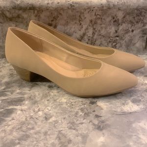 BRAND NEW nude low heel pumps